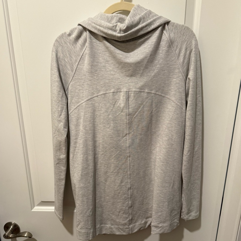 Lululemon Coast Easy Wrap Heathered Core Ultra Light Gray | SIZE: 4 - Picture 7 of 10